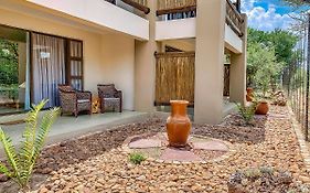 Tshikwalo Game Lodge